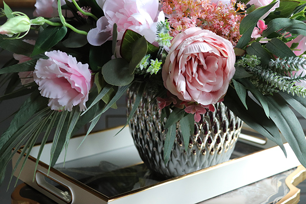 efektowna kompozycja kwiatowa Pink Peonies, wym.38x50x55cm