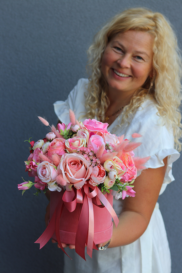Koralowy Velvet, różowy welurowy flowerbox, wys.31cm