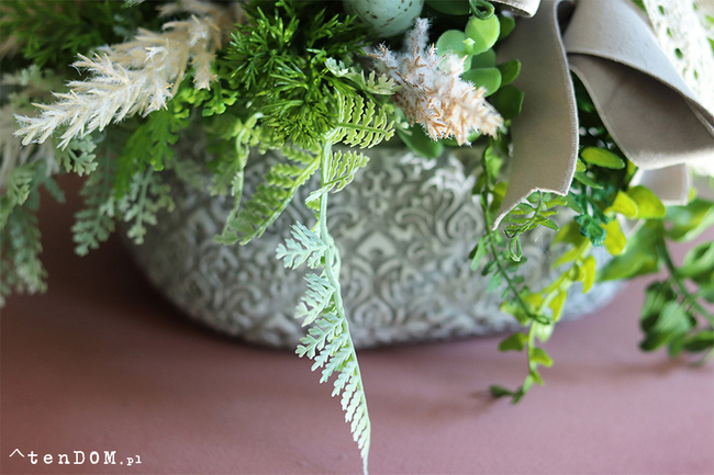 kompozycja / stroik wielkanocny, Zajączek, wys.26cm