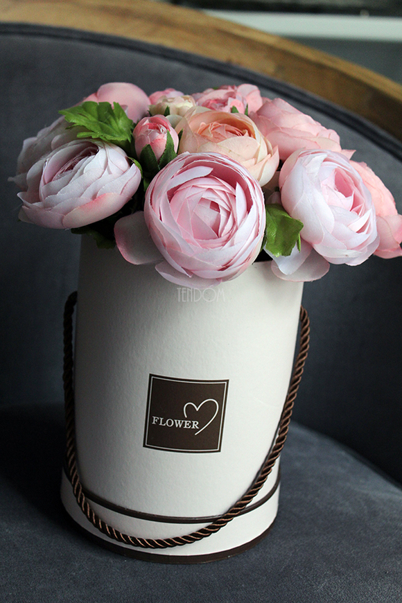 kompozycja kwiatowa / bukiet flowerbox Różowe Pełniki, wys.27cm