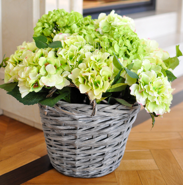 bogaty kosz z zielonymi hortensjami Provance 48x48cm  