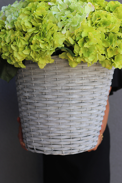 bogaty kosz z hortensjami, Provance Pistacio Light, wys.47cm   