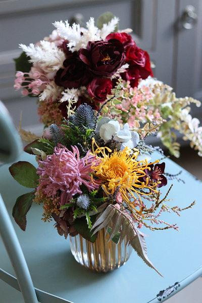 Jasmina Yellona, bukiet kwiatowy w szklanym wazonie, wys.27cm