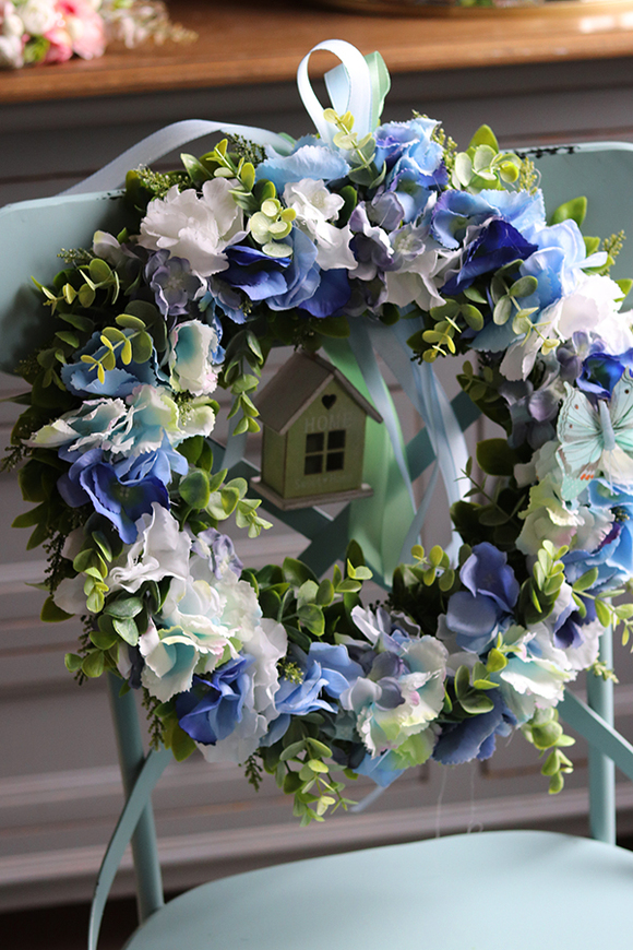 kwiatowy wiosenny wianek z domkiem, Telinas Blue, śr. 40cm