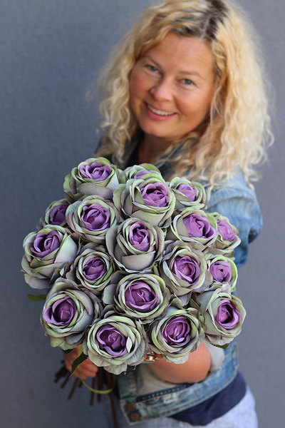 bukiet 19 fioletowych róż, Rolania Violet, dł.60cm