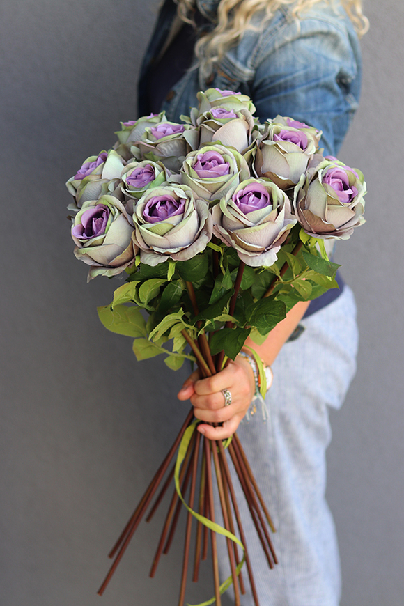 bukiet 19 fioletowych róż, Rolania Violet, dł.60cm