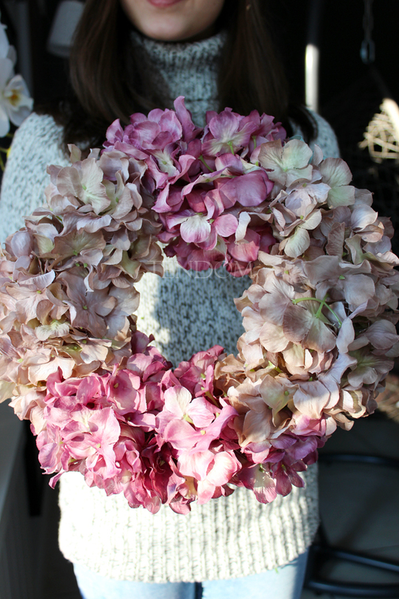 Stonowana Hortensja wianek na drzwi, śr.34cm  