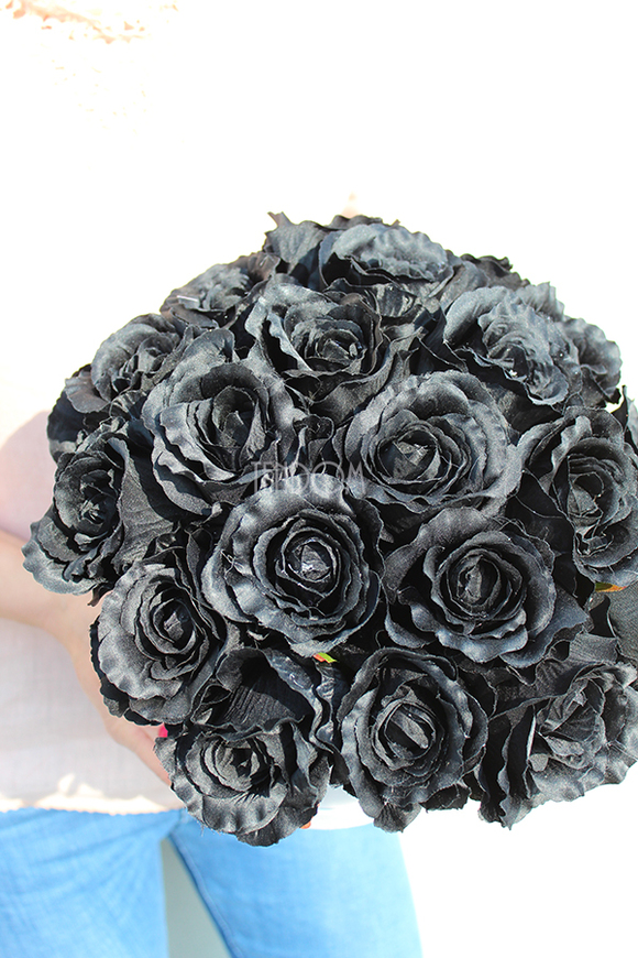 kompozycja kwiatowa / bukiet Flowerbox Black&White wys.30cm