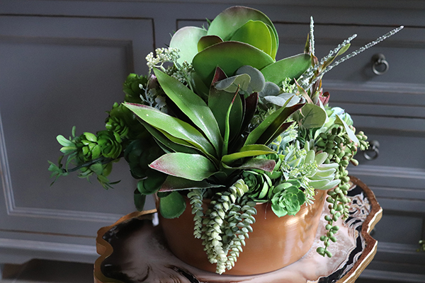 duża kompozycja Berla Malaga, sukulenty w złotej ceramicznej misie, wys.32x38cm