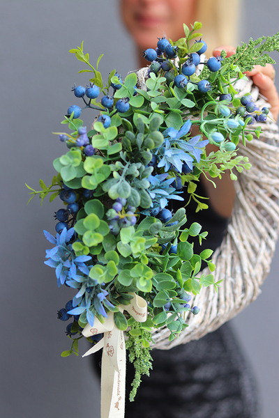 Jagody, wianek na drzwi z niebieskimi akcentami, śr.30cm 