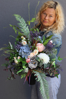 Fugio, elegancki bukiet nagrobny we wkładzie, wys.57cm 