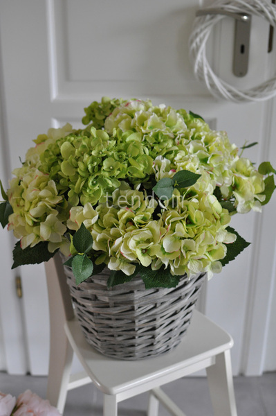 bogaty kosz z zielonymi hortensjami Provance 48x48cm  