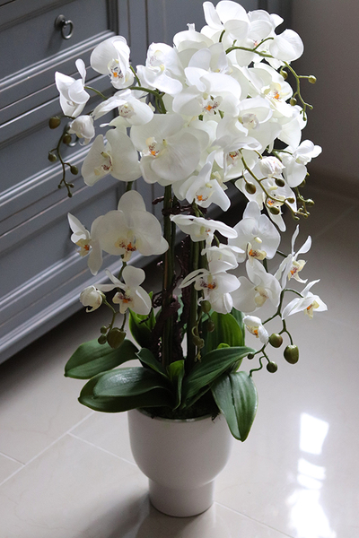 Alora Kaskada, sztuczny storczyk w białej donicy, wys.80cm 