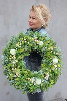 duży wiosenny wianek na drzwi Happy Easter