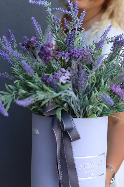 Lawendowy Velvet, welurowy flowerbox z lawendą, wys.50cm 
