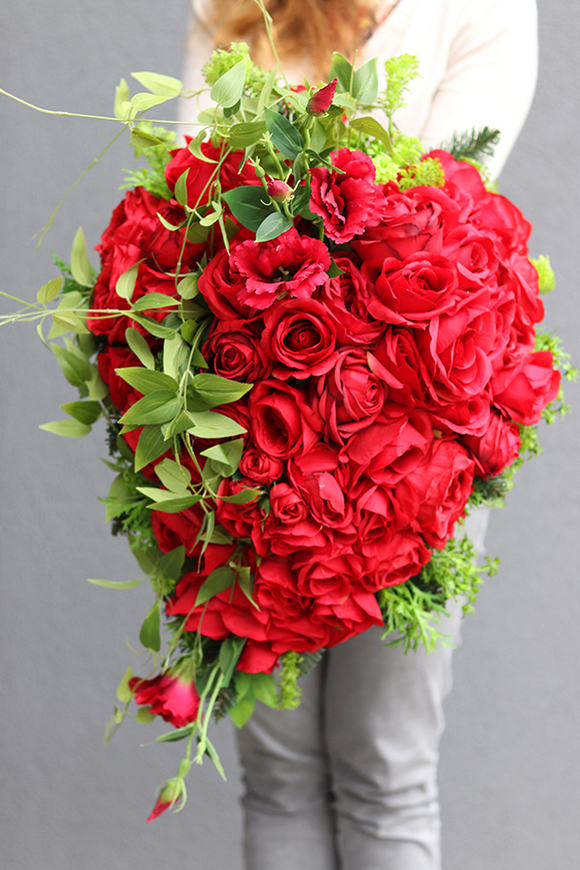 Czerwone Róże Heartano Premium, wiązanka nagrobna w kształcie serca, dł.53cm 