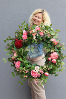 bardzo duży kwiatowy wianek, Montana, śr. 65cm