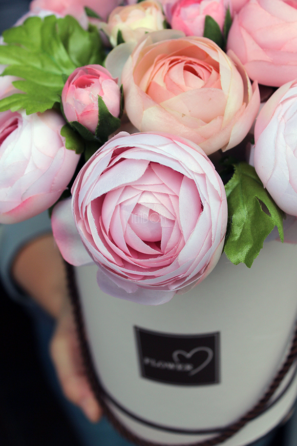 kompozycja kwiatowa / bukiet flowerbox Różowe Pełniki, wys.27cm