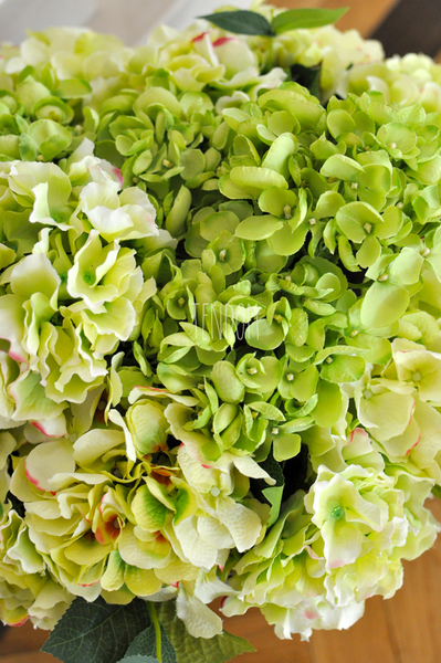 bogaty kosz z zielonymi hortensjami Provance 48x48cm  