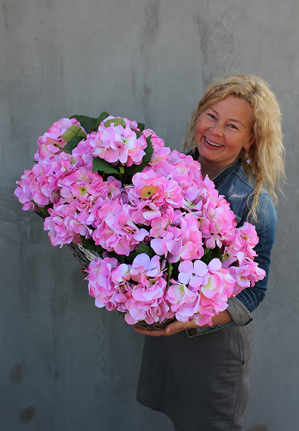 bogaty kosz z różowymi hortensjami Provance 67x50x40cm