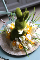 Forest - Zając z Mchu, wielkanocny stroik na talerzu, wym.25x45cm