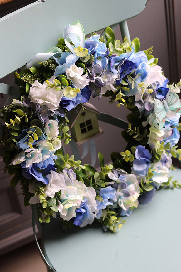 kwiatowy wiosenny wianek z domkiem, Telinas Blue, śr.40cm