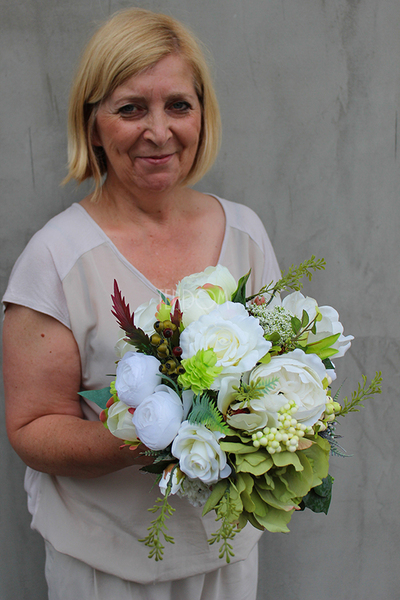 bukiet kwiatów Biała Teresa, wys.34cm