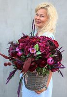 bardzo bogaty kosz z różowymi peoniami Lambada, wys.48cm