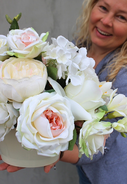 Stena kompozycja kwiatowa w białym naczyniu, wys.30cm