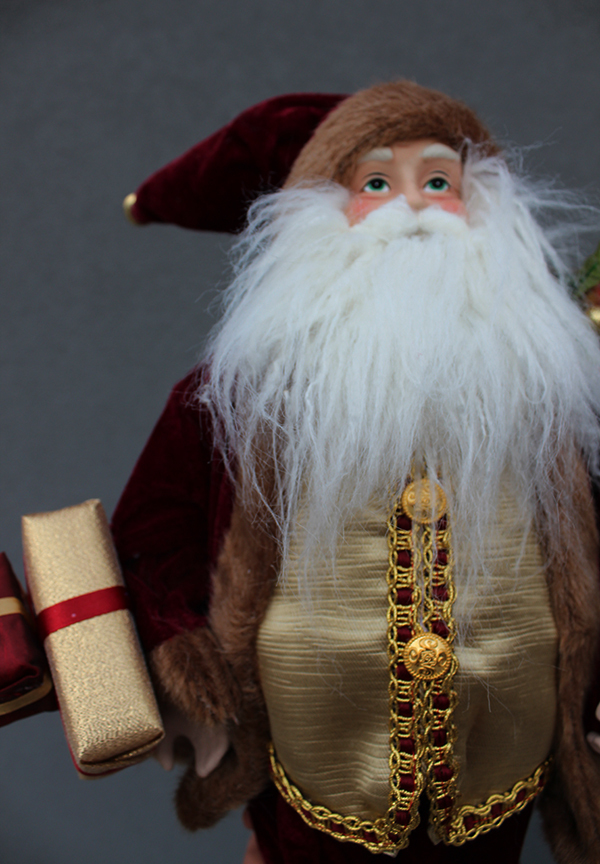 figurka/miękki stojący Mikołaj ze złotym workiem wys.50cm