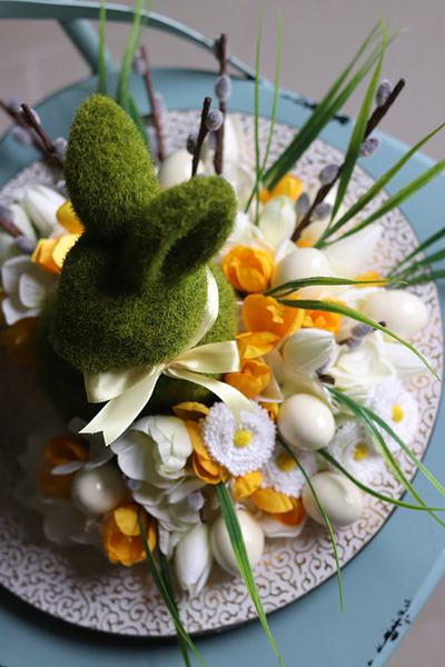 Forest - Zając z Mchu, wielkanocny stroik na talerzu, wym.25x45cm