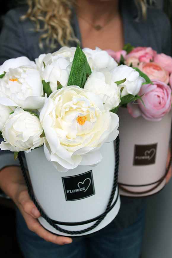 kompozycja kwiatowa / bukiet flowerbox Różowe Pełniki, wys.27cm