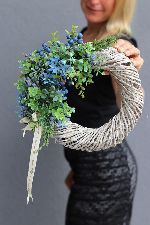 Jagody, wianek na drzwi z niebieskimi akcentami, śr.30cm 