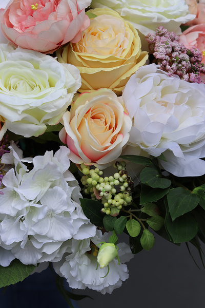 Hellina pastelowa kompozycja kwiatowa w misie, wys.40cm, śr.60cm  