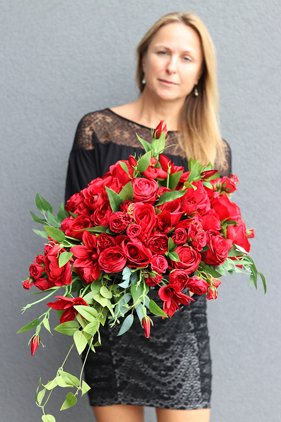 Czerwona Chwila, kompozycja nagrobna w misie ceramicznej, wym.37x57cm 