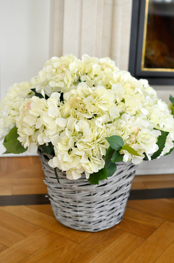 bogaty kosz z kremowymi hortensjami Provance 48x48cm  