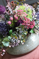 kompozycja kwiatowa w ceramicznym naczyniu, Verona Medina Big, wys.33cm