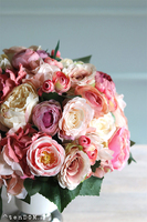 Celina Regana, kwiatowa kompozycja w ceramicznym naczyniu, wym.40x38cm