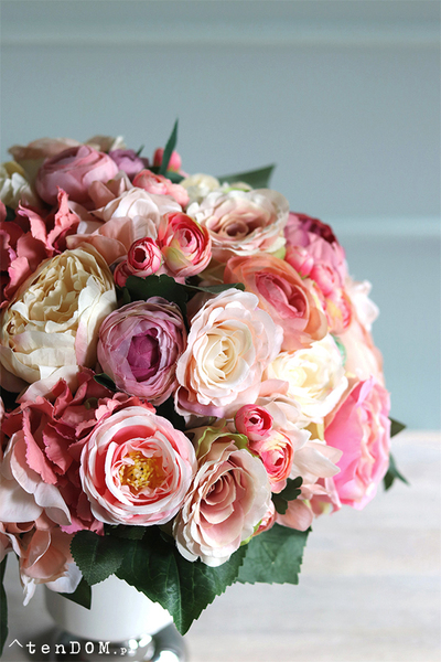 Celina Regana, kwiatowa kompozycja w ceramicznym naczyniu, wym.40x38cm