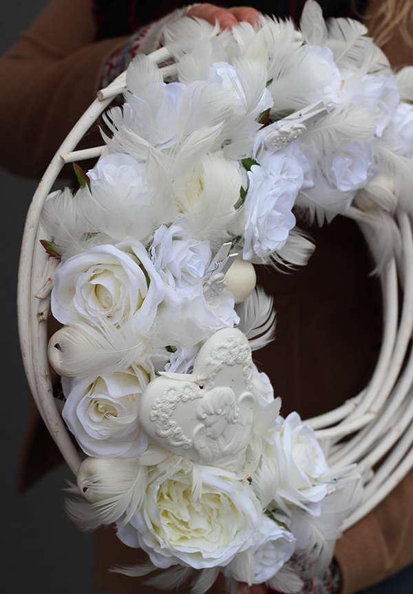 Anielski, dekoracyjny wianek na drzwi, śr.38cm