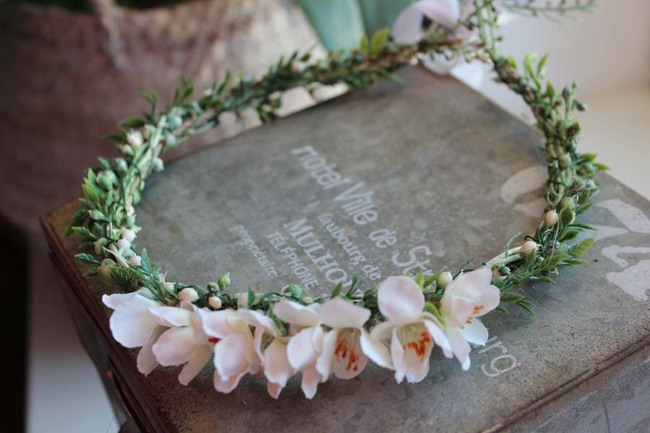 Britta komunijny kwiatowy wianek na głowę, rozmiar uniwersalny