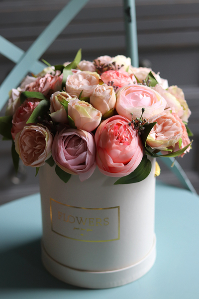 bajeczna kompozycja w pudełku / flowerbox Nenufar 2, wys.22cm