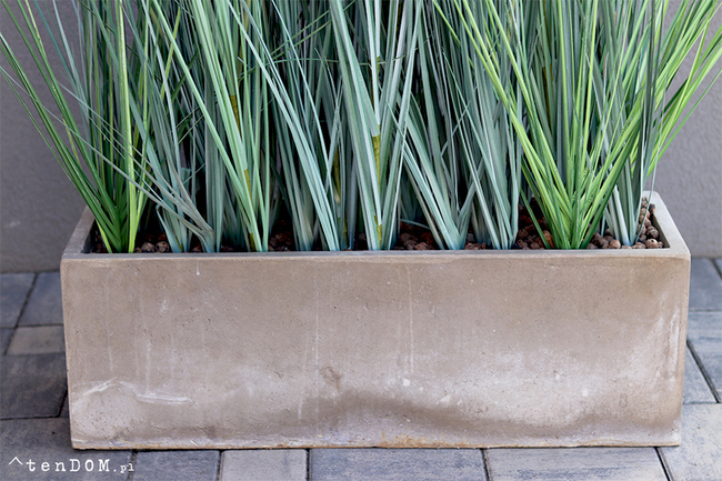 sztuczne trawy w betonowej donicy, Veronique Concrete, wys.135cm 