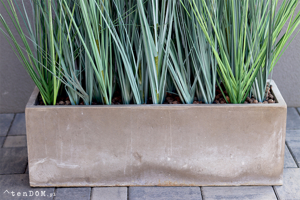 sztuczne trawy w betonowej donicy, Veronique Concrete, wys.135cm 