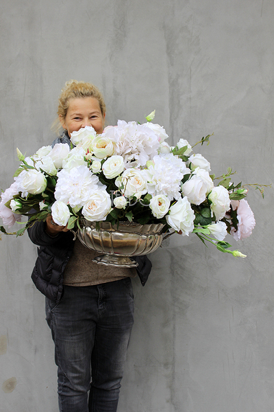 Cremona kompozycja kwiatowa w cynowanym ekskluzywnym naczyniu, dł.85cm, wys.48cm