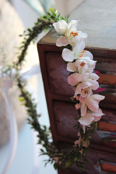 Britta komunijny kwiatowy wianek na głowę, rozmiar uniwersalny