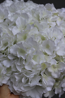 Bianca, kosz z białymi hortensjami, wym.32x35cm