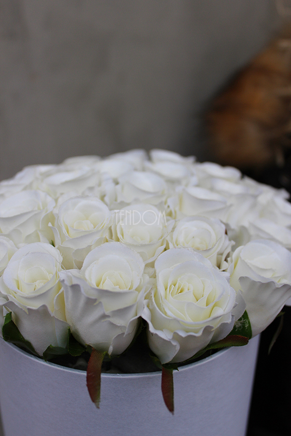 kompozycja kwiatowa / bukiet Flowerbox Edyta, wys.21cm