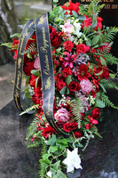 kompozycja / wiązanka pogrzebowa, Czerwona Nadzieja, dł.95cm