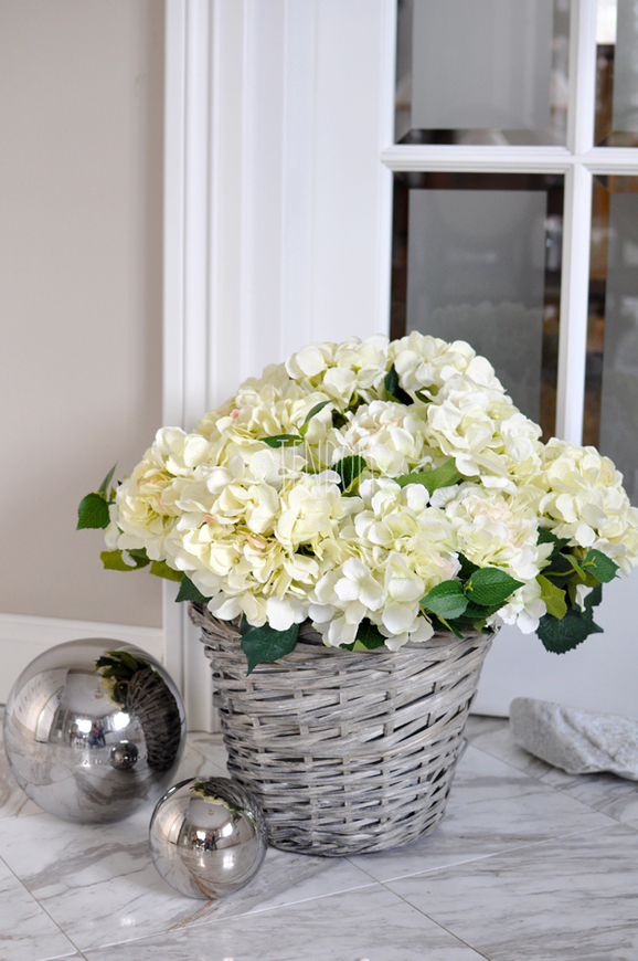 bogaty kosz z kremowymi hortensjami Provance 48x48cm  
